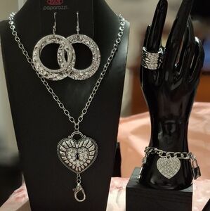 Paparazzi Silver Heart Pendant Necklace Set